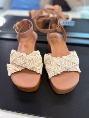 Lucky Brand Womens SZ 7 M Ankle Strap Platform Sandals Woven Macramé Design